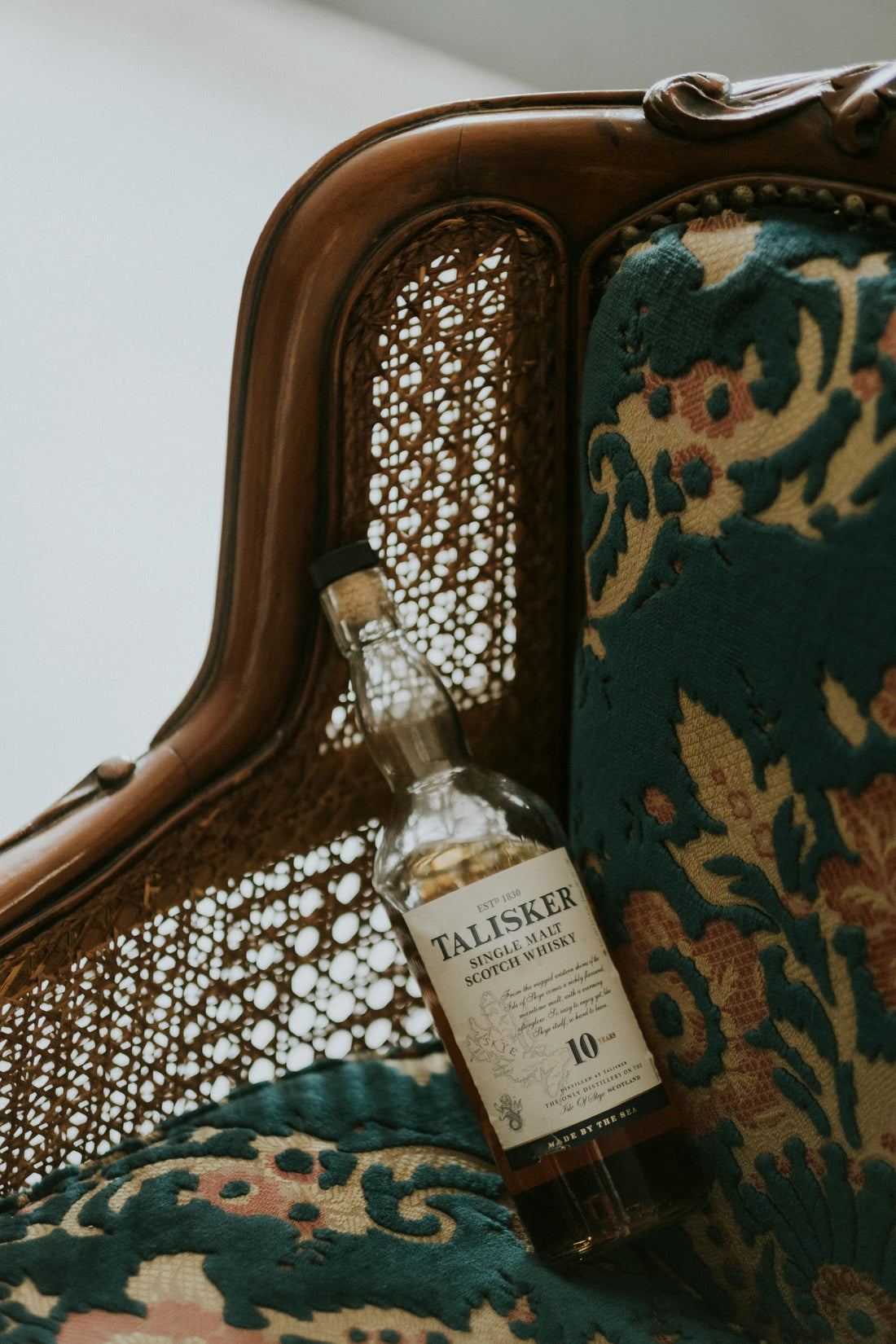 Le langage du whisky décrypté : comprendre les mots des passionnés